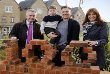 Tim Loughton MP meets 100th Help to Buy Purchaser at Cissbury Chase